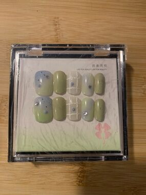 NWT Soft Sage Green Press-On Nail Set